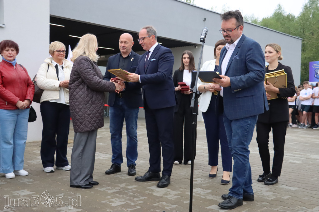 Fotorelacja: Uroczystość otwarcia stadionu miejskiego w Łazach po rewitalizacji