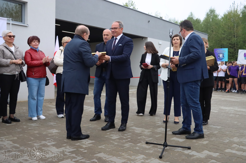 Fotorelacja: Uroczystość otwarcia stadionu miejskiego w Łazach po rewitalizacji