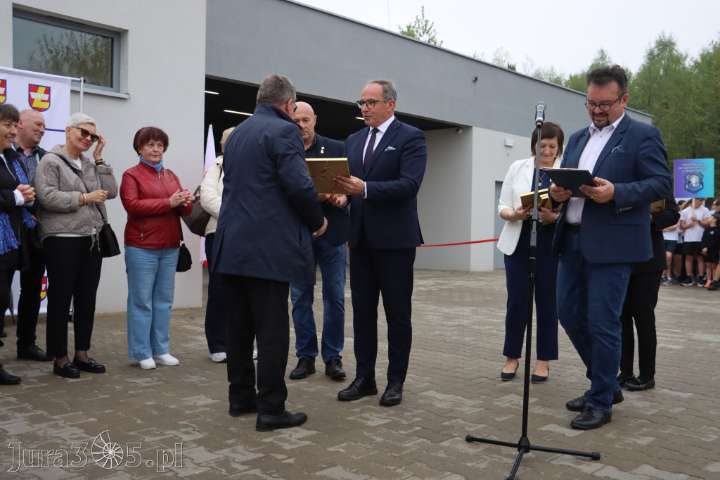 Fotorelacja: Uroczystość otwarcia stadionu miejskiego w Łazach po rewitalizacji