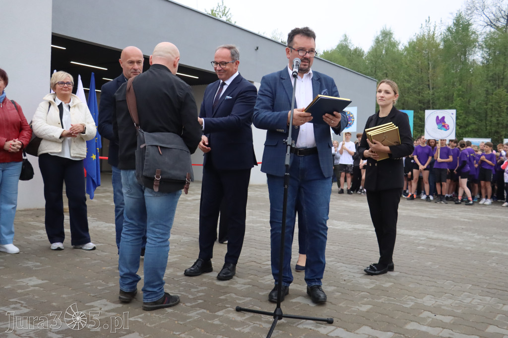Fotorelacja: Uroczystość otwarcia stadionu miejskiego w Łazach po rewitalizacji