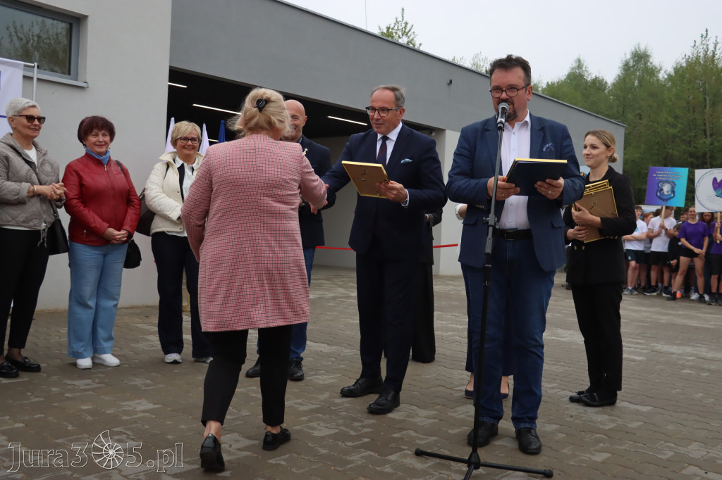 Fotorelacja: Uroczystość otwarcia stadionu miejskiego w Łazach po rewitalizacji