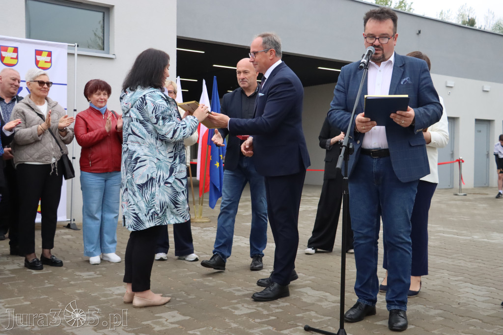Fotorelacja: Uroczystość otwarcia stadionu miejskiego w Łazach po rewitalizacji