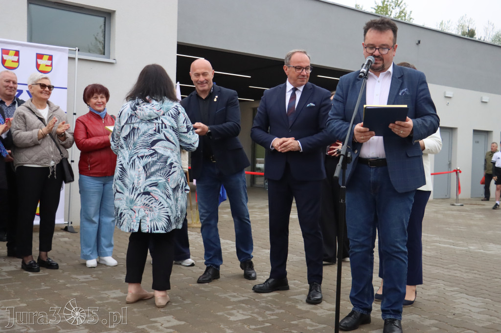 Fotorelacja: Uroczystość otwarcia stadionu miejskiego w Łazach po rewitalizacji