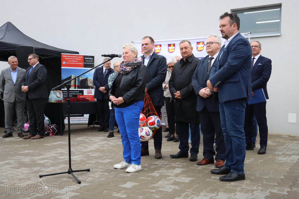 Fotorelacja: Uroczystość otwarcia stadionu miejskiego w Łazach po rewitalizacji