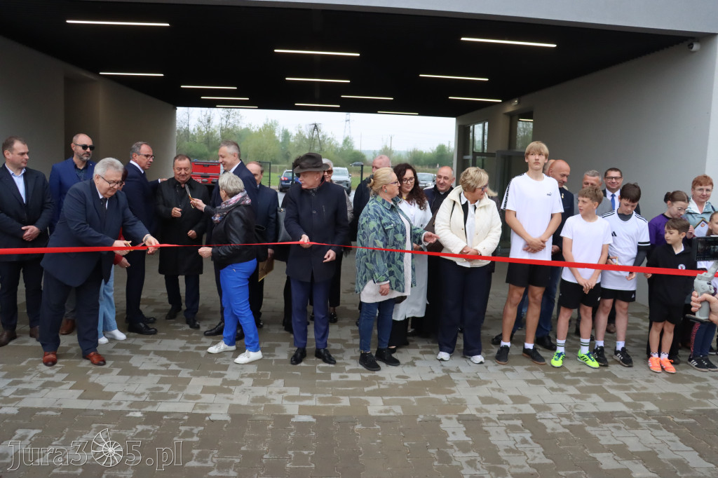 Fotorelacja: Uroczystość otwarcia stadionu miejskiego w Łazach po rewitalizacji