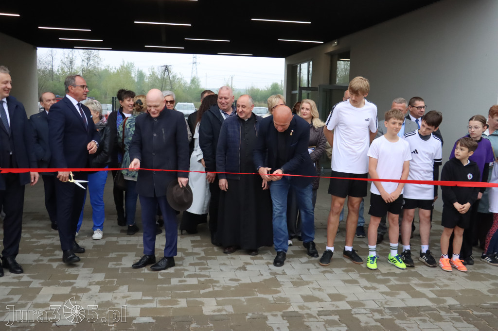 Fotorelacja: Uroczystość otwarcia stadionu miejskiego w Łazach po rewitalizacji