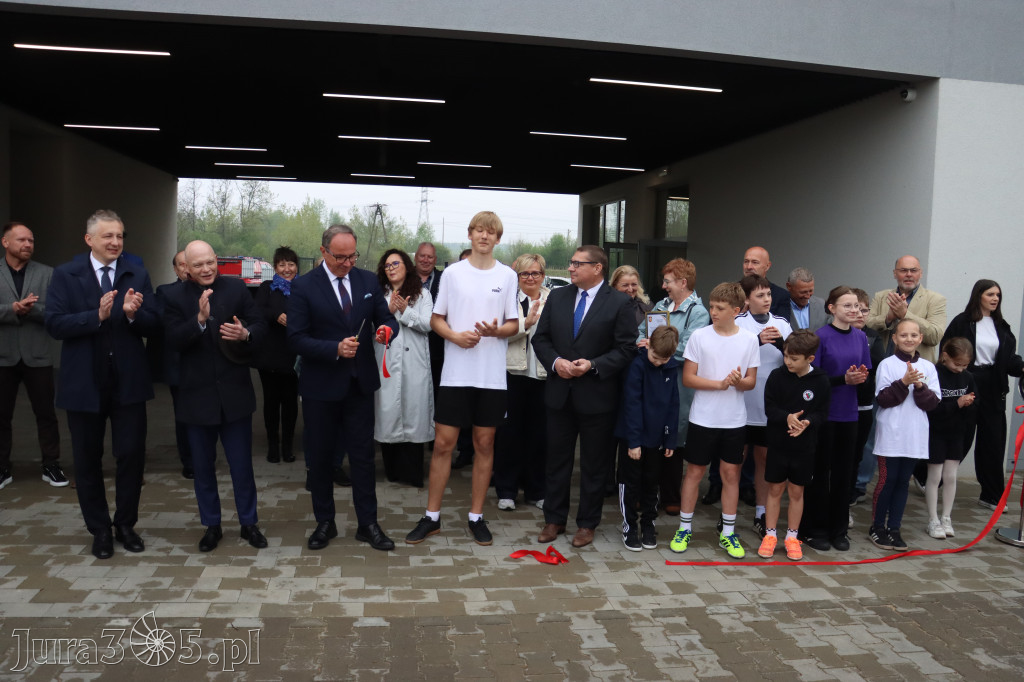 Fotorelacja: Uroczystość otwarcia stadionu miejskiego w Łazach po rewitalizacji