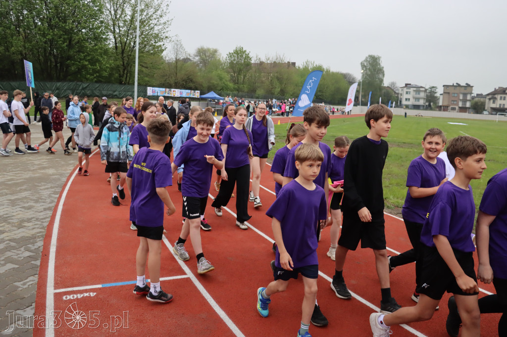 Fotorelacja: Uroczystość otwarcia stadionu miejskiego w Łazach po rewitalizacji
