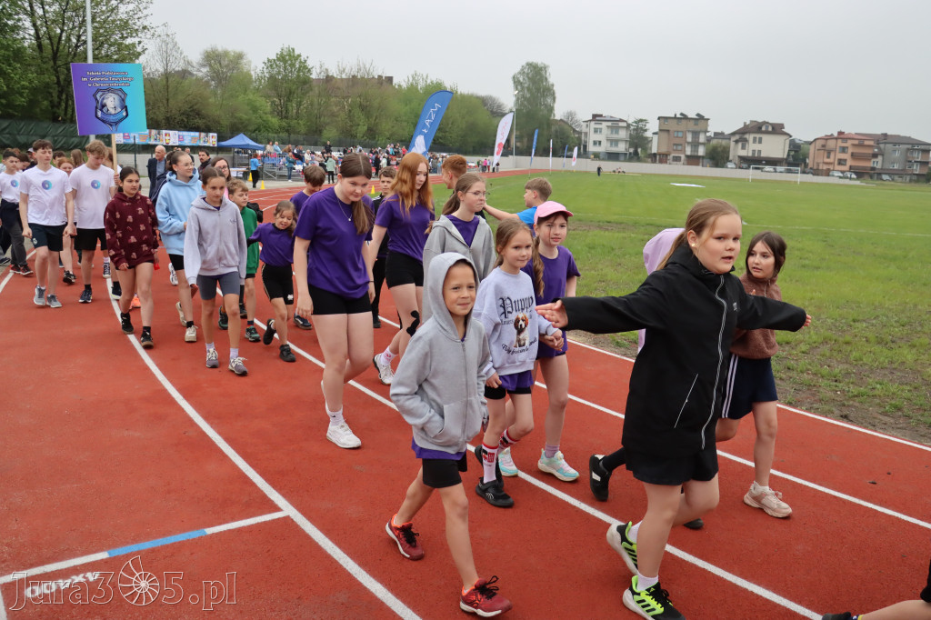 Fotorelacja: Uroczystość otwarcia stadionu miejskiego w Łazach po rewitalizacji