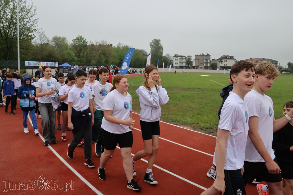 Fotorelacja: Uroczystość otwarcia stadionu miejskiego w Łazach po rewitalizacji