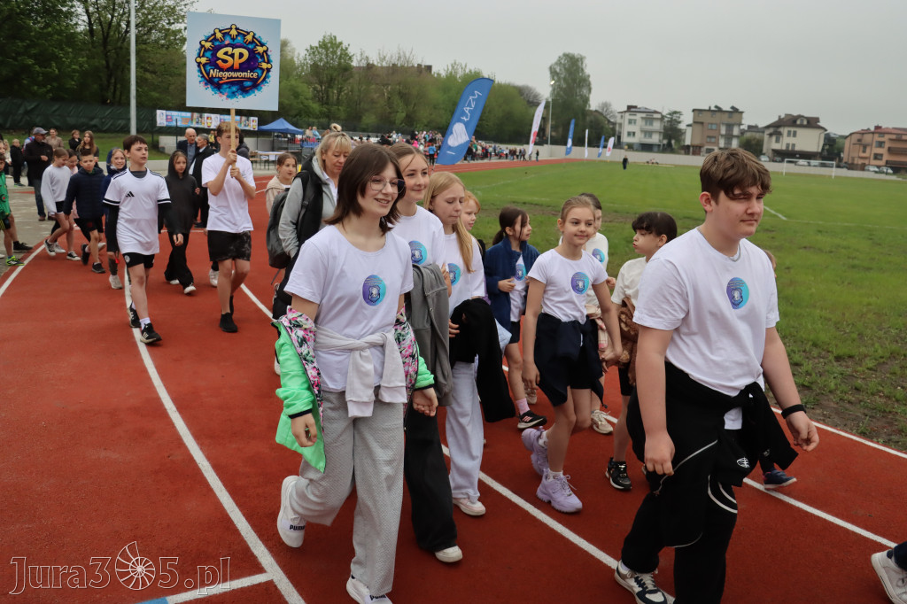 Fotorelacja: Uroczystość otwarcia stadionu miejskiego w Łazach po rewitalizacji