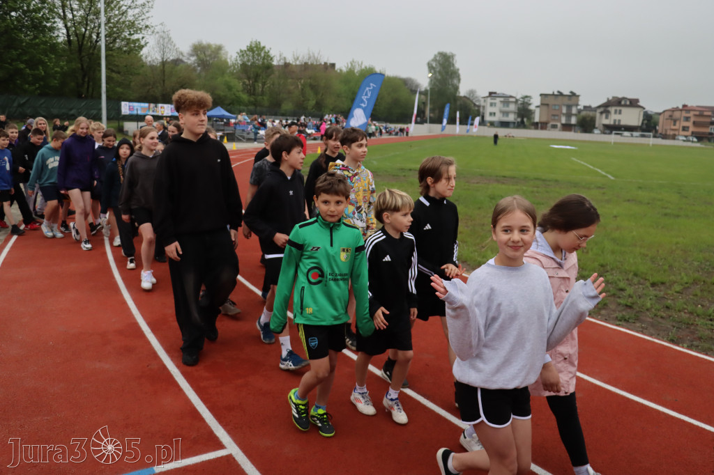 Fotorelacja: Uroczystość otwarcia stadionu miejskiego w Łazach po rewitalizacji