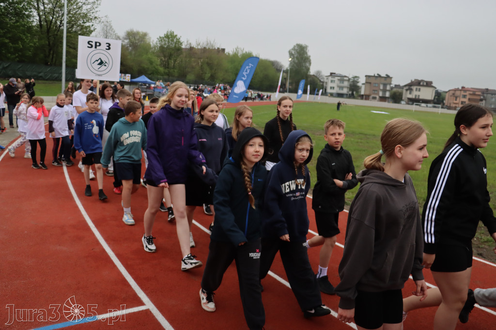 Fotorelacja: Uroczystość otwarcia stadionu miejskiego w Łazach po rewitalizacji