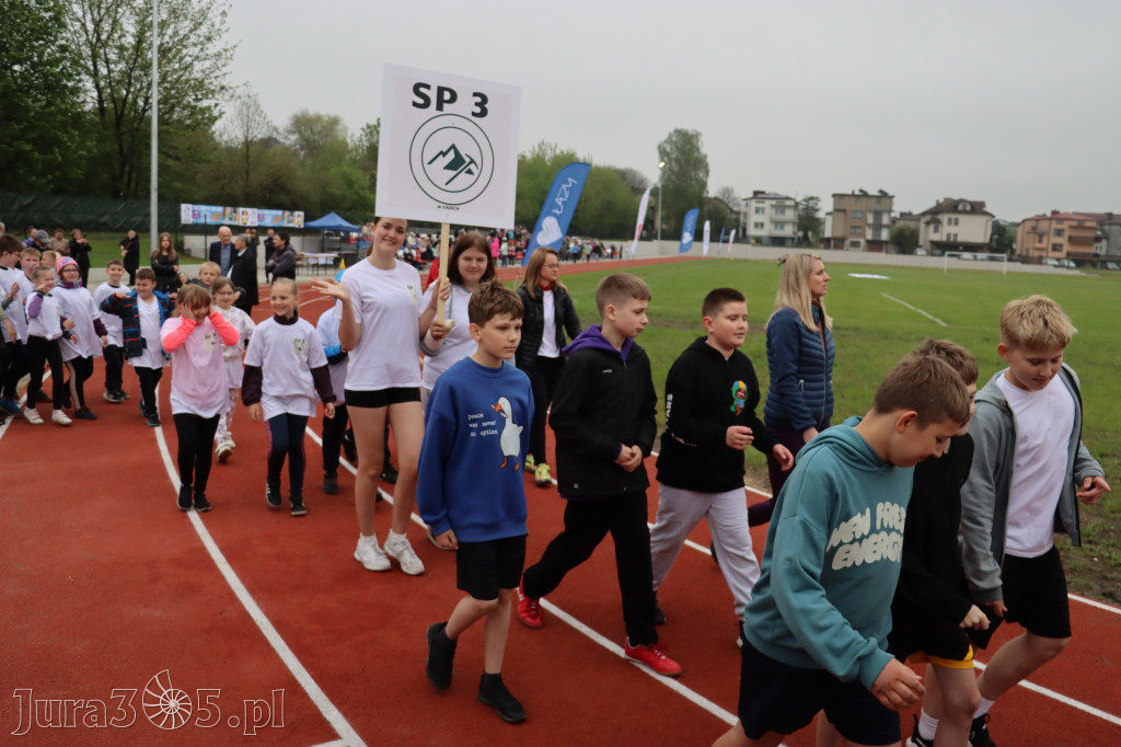 Fotorelacja: Uroczystość otwarcia stadionu miejskiego w Łazach po rewitalizacji