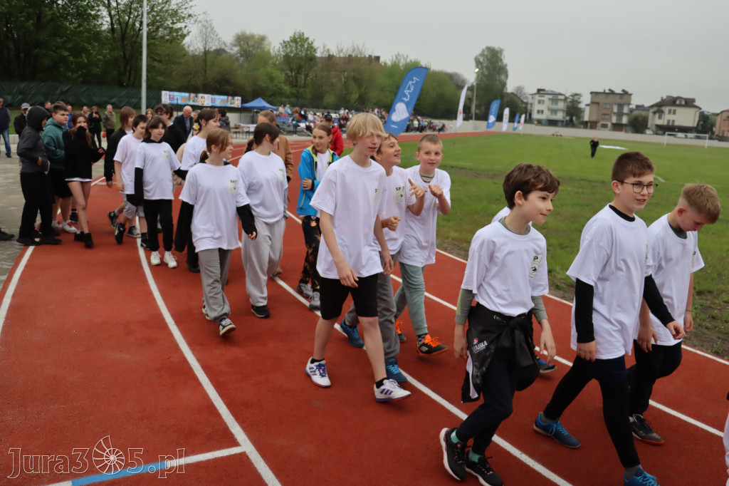 Fotorelacja: Uroczystość otwarcia stadionu miejskiego w Łazach po rewitalizacji