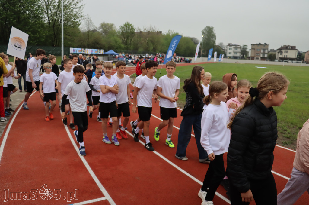 Fotorelacja: Uroczystość otwarcia stadionu miejskiego w Łazach po rewitalizacji