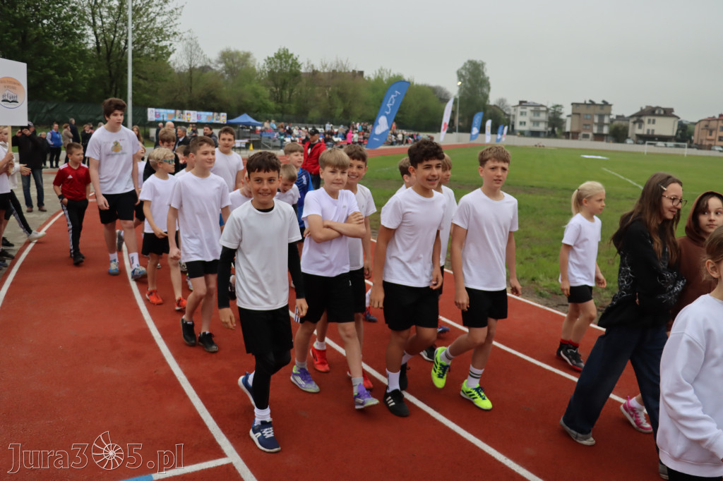 Fotorelacja: Uroczystość otwarcia stadionu miejskiego w Łazach po rewitalizacji