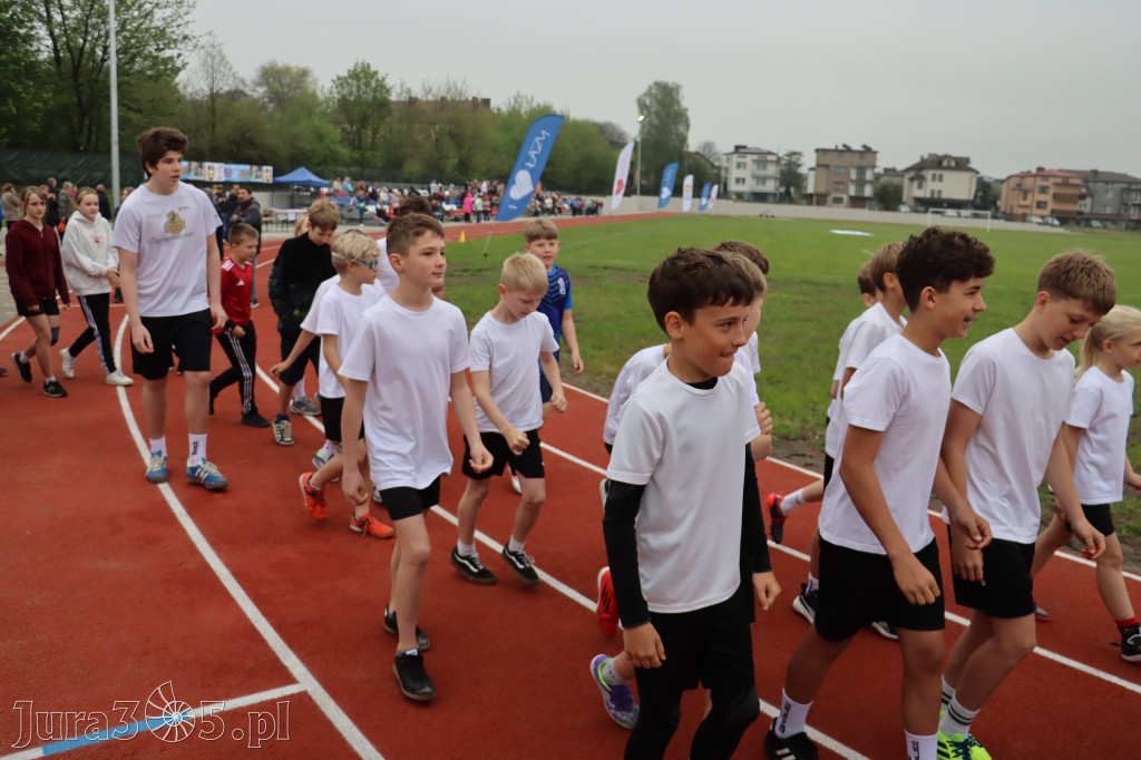 Fotorelacja: Uroczystość otwarcia stadionu miejskiego w Łazach po rewitalizacji