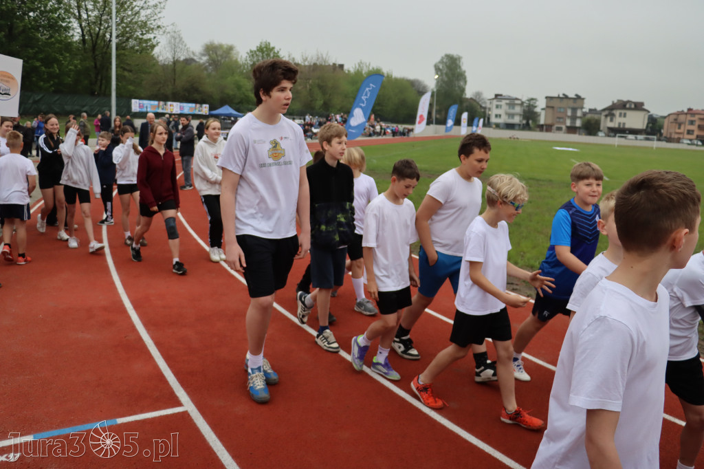 Fotorelacja: Uroczystość otwarcia stadionu miejskiego w Łazach po rewitalizacji