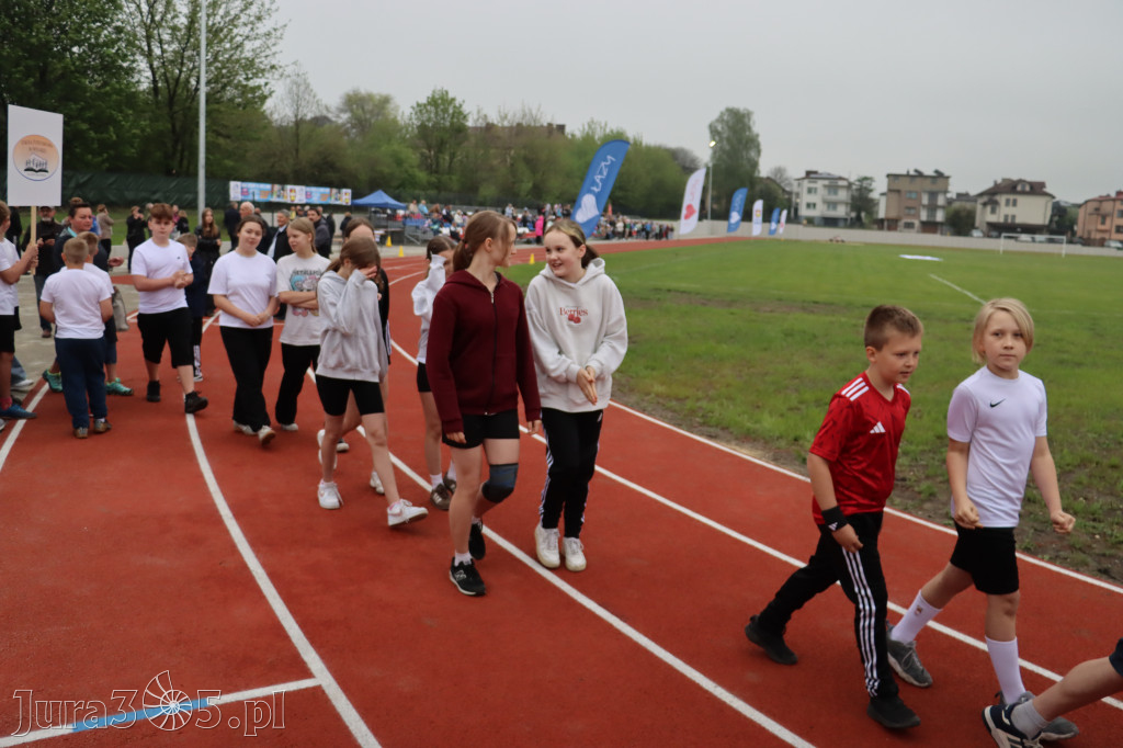 Fotorelacja: Uroczystość otwarcia stadionu miejskiego w Łazach po rewitalizacji