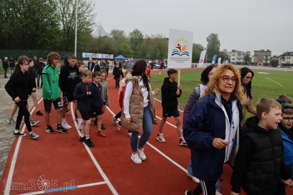 Fotorelacja: Uroczystość otwarcia stadionu miejskiego w Łazach po rewitalizacji