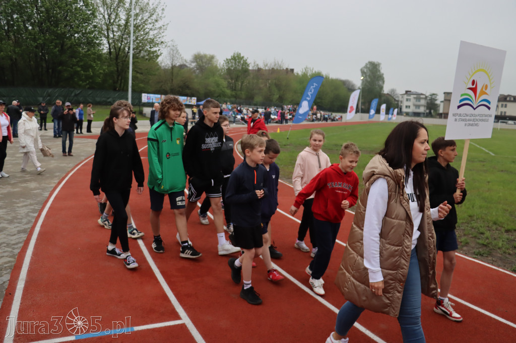 Fotorelacja: Uroczystość otwarcia stadionu miejskiego w Łazach po rewitalizacji