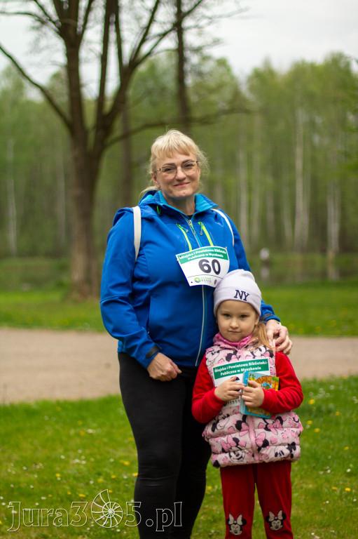 Fotorelacja: VIII Familijny Biegu z Książką w Myszkowie OCZYTANI BIEGACZE