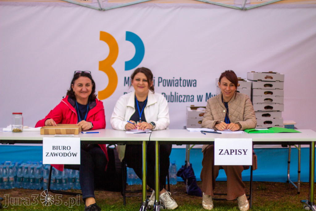 Fotorelacja: VIII Familijny Biegu z Książką w Myszkowie OCZYTANI BIEGACZE