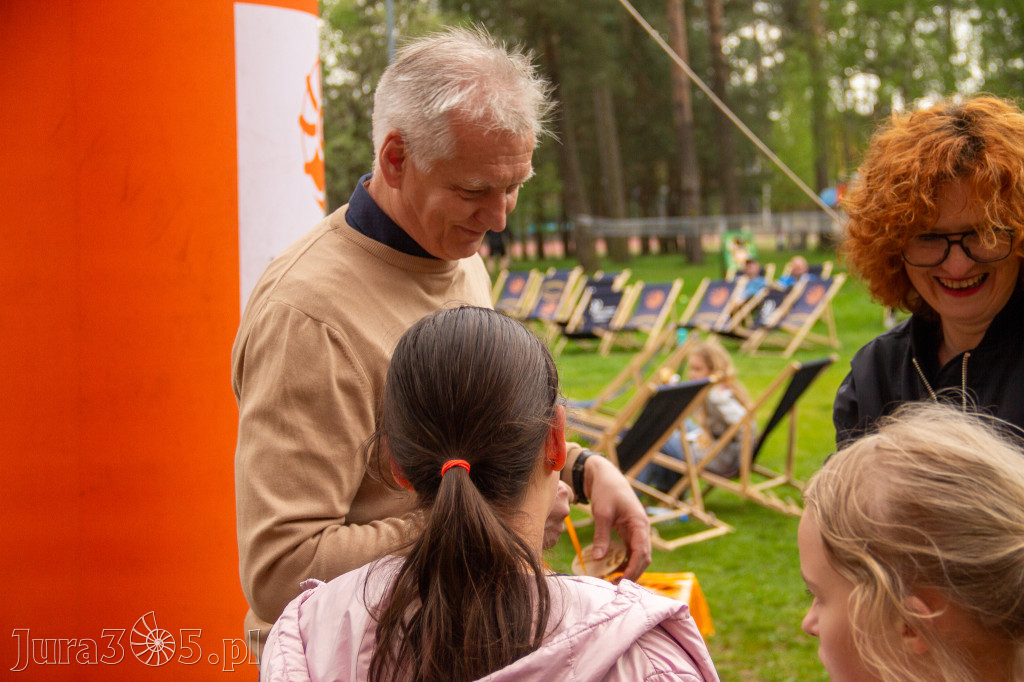 Fotorelacja: VIII Familijny Biegu z Książką w Myszkowie OCZYTANI BIEGACZE