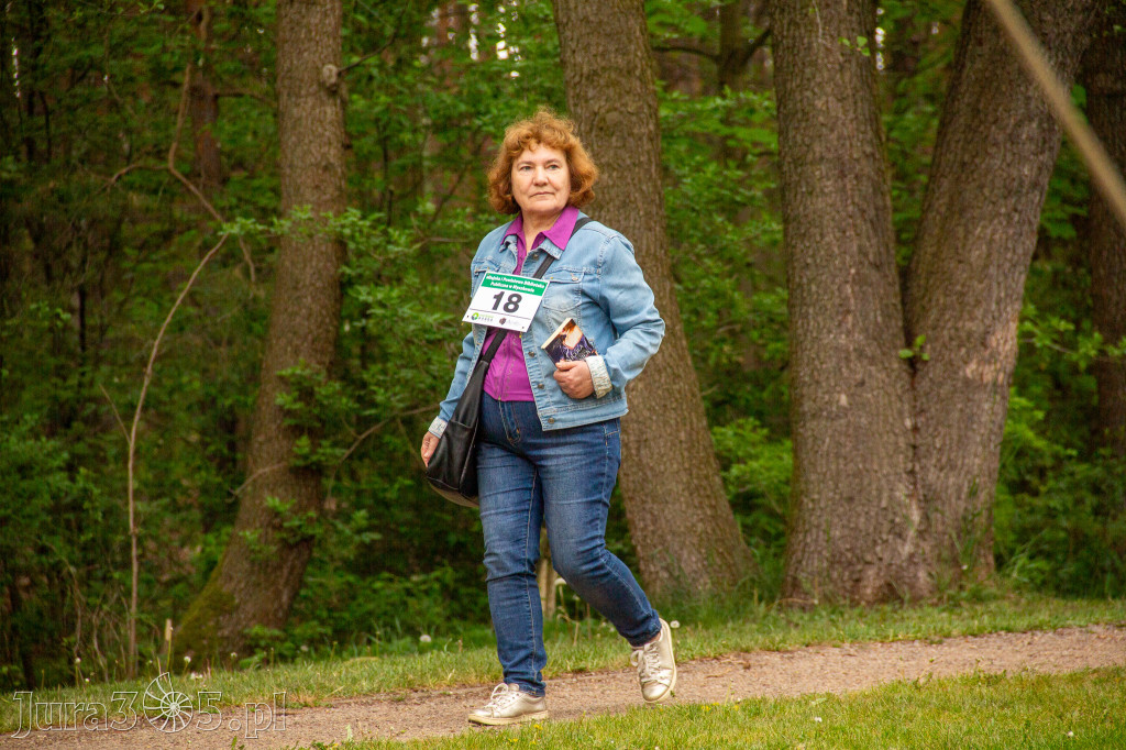 Fotorelacja: VIII Familijny Biegu z Książką w Myszkowie OCZYTANI BIEGACZE