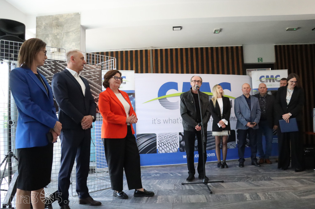 Fotorelacja: „Lato na propsie” - wernisaż wystawy w MOK Zawiercie