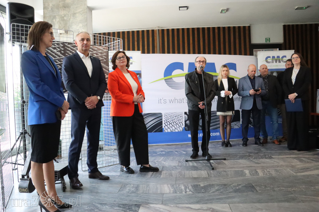 Fotorelacja: „Lato na propsie” - wernisaż wystawy w MOK Zawiercie