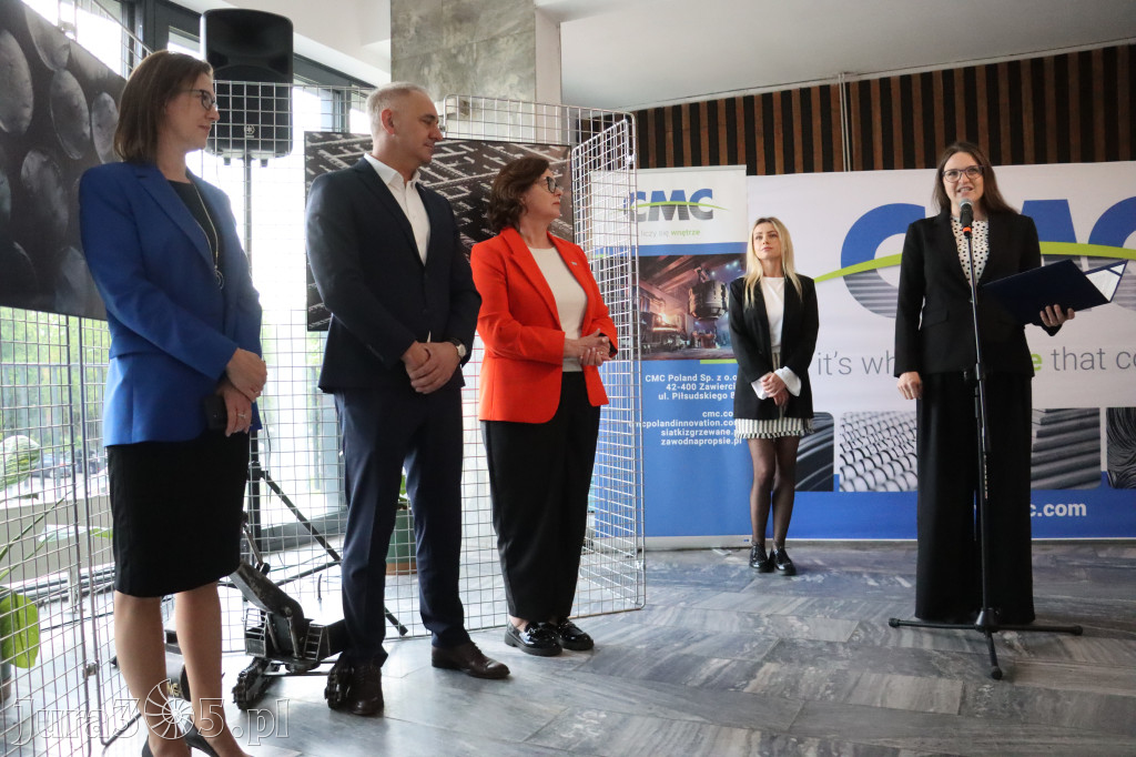 Fotorelacja: „Lato na propsie” - wernisaż wystawy w MOK Zawiercie