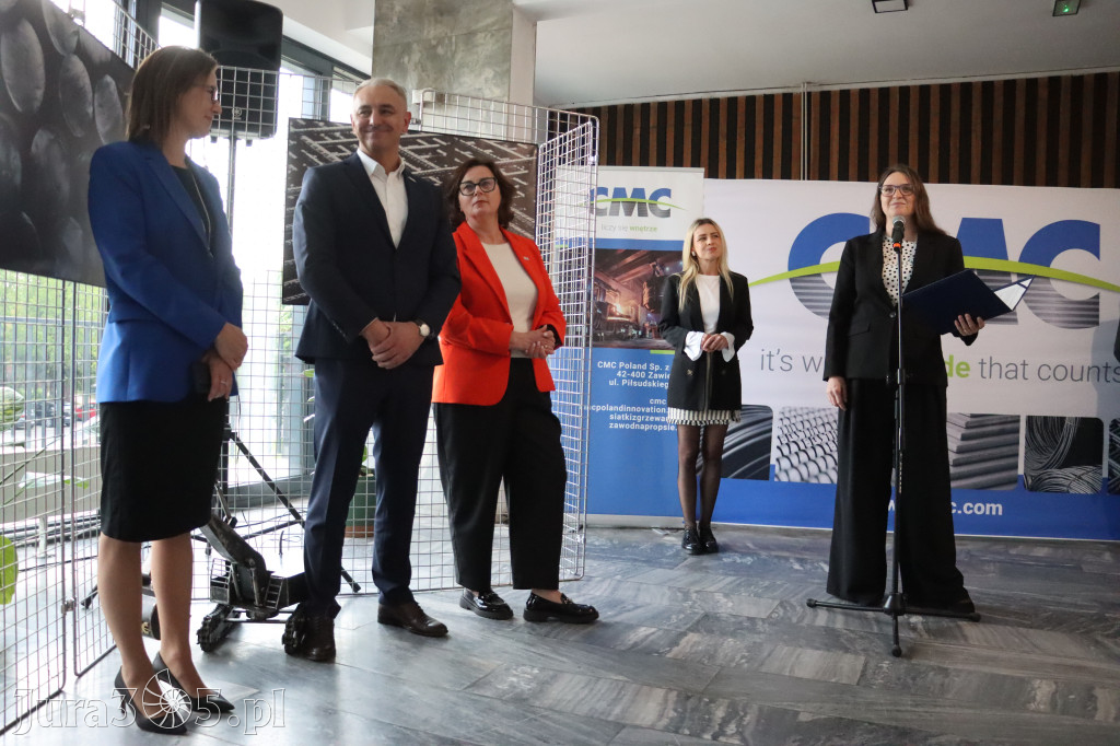 Fotorelacja: „Lato na propsie” - wernisaż wystawy w MOK Zawiercie