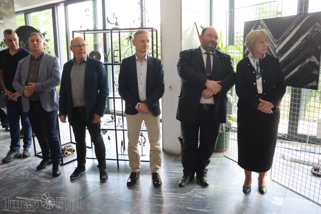Fotorelacja: „Lato na propsie” - wernisaż wystawy w MOK Zawiercie