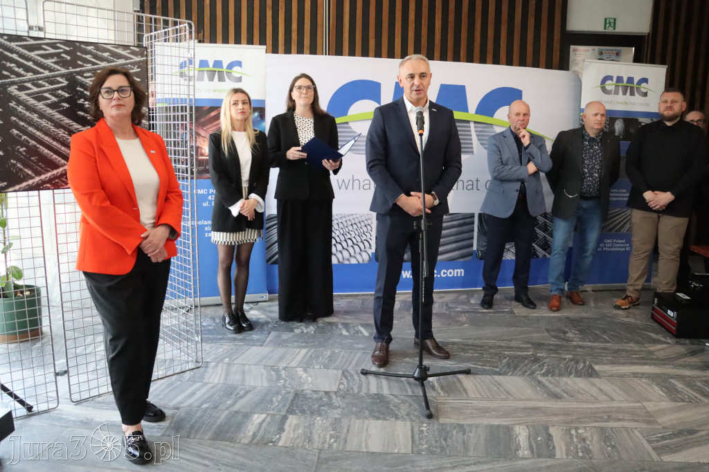 Fotorelacja: „Lato na propsie” - wernisaż wystawy w MOK Zawiercie