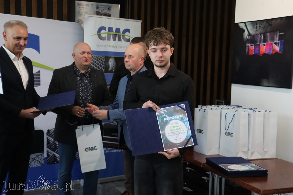 Fotorelacja: „Lato na propsie” - wernisaż wystawy w MOK Zawiercie