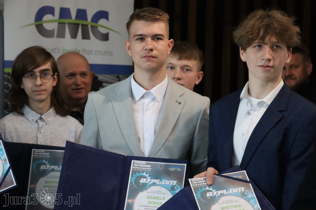 Fotorelacja: „Lato na propsie” - wernisaż wystawy w MOK Zawiercie