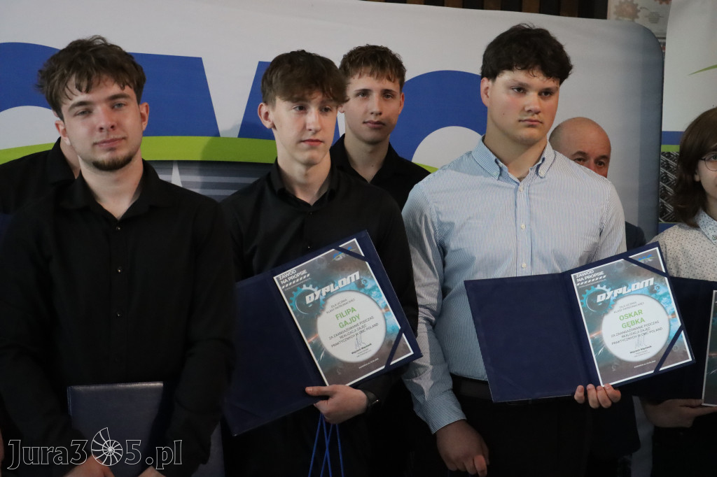 Fotorelacja: „Lato na propsie” - wernisaż wystawy w MOK Zawiercie