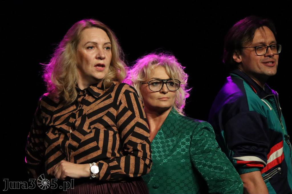 Fotorelacja I: Premiera charytatywnego przedstawienia „Proszę zachować powagę” w Myszkowie