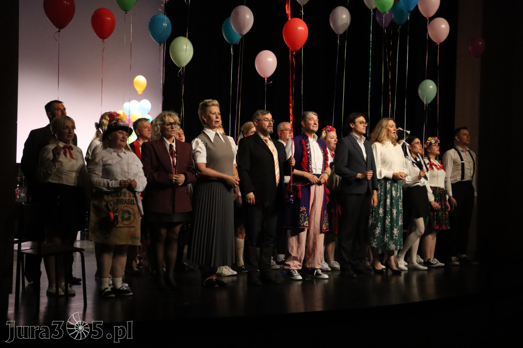 Fotorelacja II: Premiera charytatywnego przedstawienia „Proszę zachować powagę” w Myszkowie