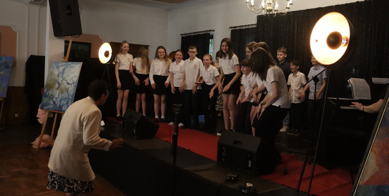 Fotorelacja: Koncert Nie tylko dla Mam w Pałacyku nad Wartą w Zawierciu Kromołowie