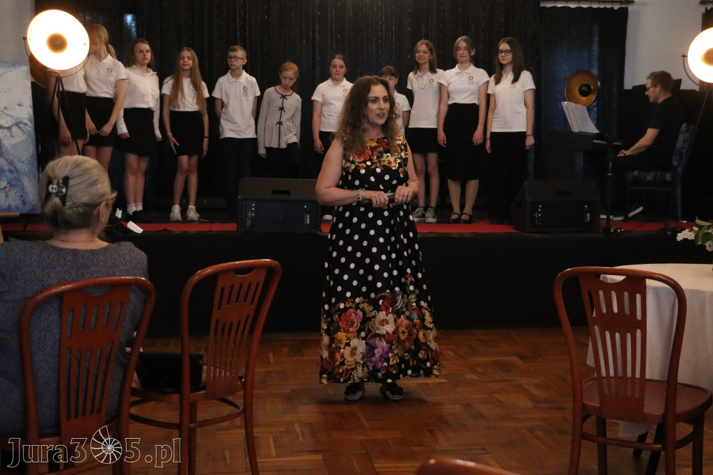 Fotorelacja: Koncert Nie tylko dla Mam w Pałacyku nad Wartą w Zawierciu Kromołowie