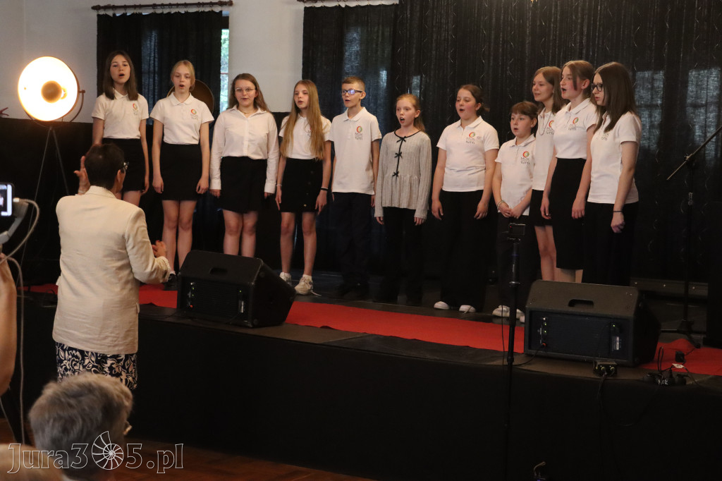 Fotorelacja: Koncert Nie tylko dla Mam w Pałacyku nad Wartą w Zawierciu Kromołowie
