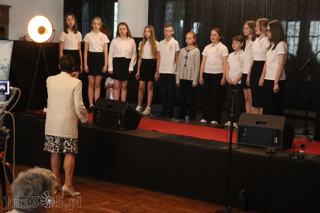 Fotorelacja: Koncert Nie tylko dla Mam w Pałacyku nad Wartą w Zawierciu Kromołowie