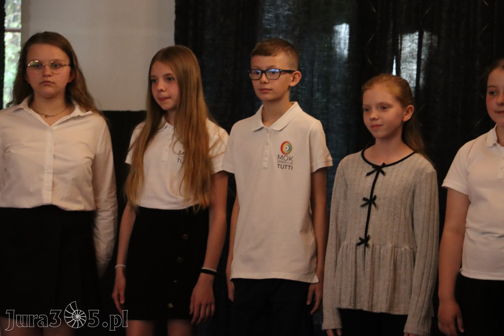 Fotorelacja: Koncert Nie tylko dla Mam w Pałacyku nad Wartą w Zawierciu Kromołowie