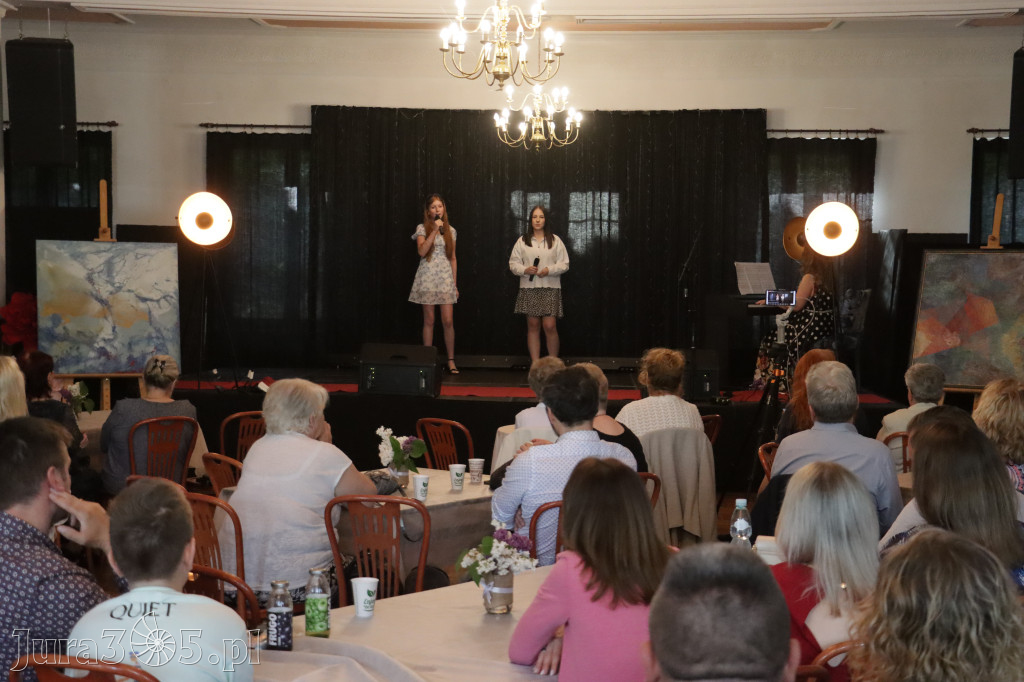 Fotorelacja: Koncert Nie tylko dla Mam w Pałacyku nad Wartą w Zawierciu Kromołowie