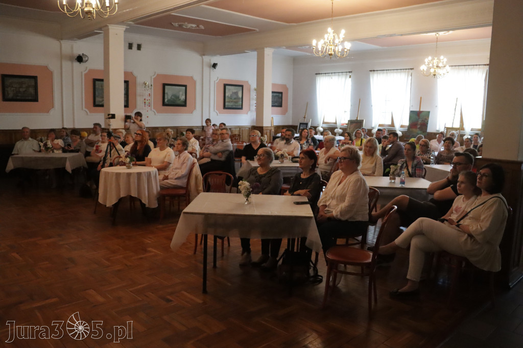 Fotorelacja: Koncert Nie tylko dla Mam w Pałacyku nad Wartą w Zawierciu Kromołowie