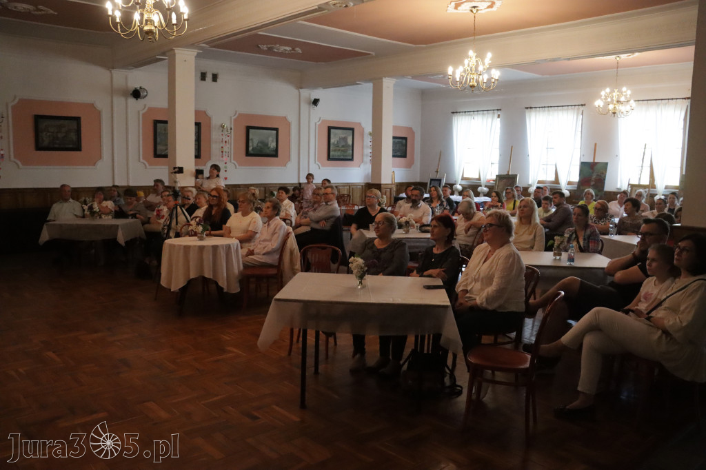 Fotorelacja: Koncert Nie tylko dla Mam w Pałacyku nad Wartą w Zawierciu Kromołowie