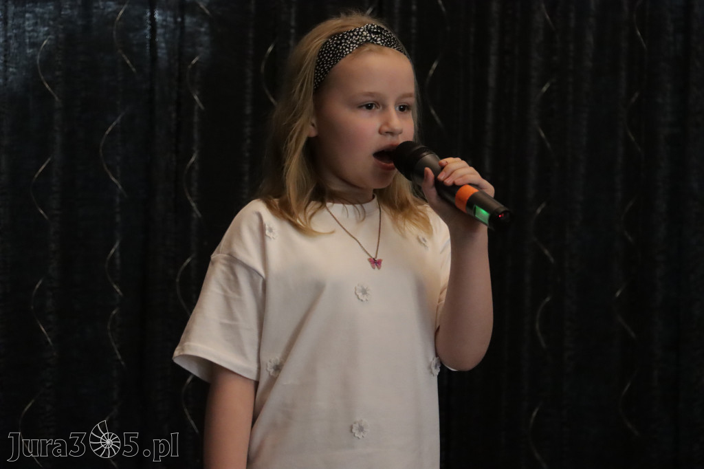 Fotorelacja: Koncert Nie tylko dla Mam w Pałacyku nad Wartą w Zawierciu Kromołowie
